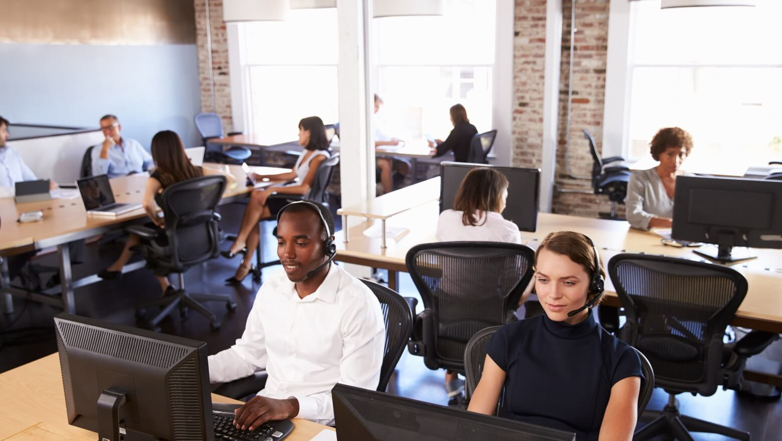 Mitel CX contact center agents